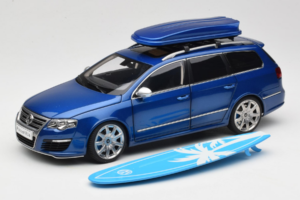 Volkswagen Passat B6 R36 Variant Blå NZG 1:18 KF044 Metall