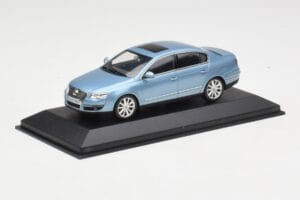 Volkswagen Passat B6 Blue Metallic Minichamps 1:43 PASSAT002 Metall — bild 2 av 4