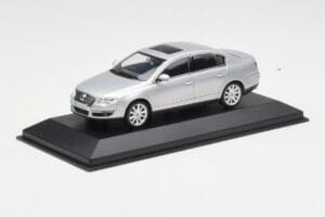 Volkswagen Passat B6 Silver Minichamps 1:43 PASSAT003 Metall — bild 2 av 4