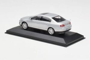 Volkswagen Passat B6 Silver Minichamps 1:43 PASSAT003 Metall — bild 3 av 4
