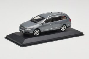Volkswagen Passat B6 Variant Grey Metallic Minichamps 1:43 PASSAT005 Metall — bild 2 av 4