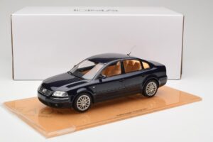Volkswagen Passat W8 B5.5 Indigo Blue DNA 1:18 DNA000029 Metall — bild 6 av 6
