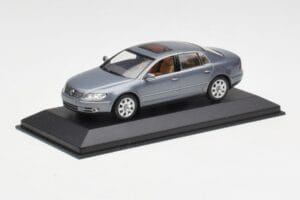 Volkswagen Phaeton 3D Grå Minichamps 1:43 3D0099300GPR7Q Metall — bild 2 av 4