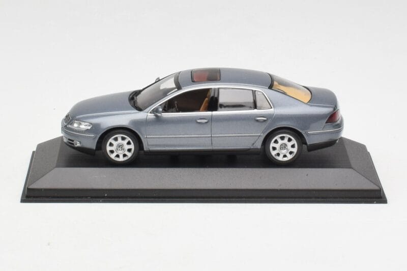 Volkswagen Phaeton 3D Grå Minichamps 1:43 3D0099300GPR7Q Metall