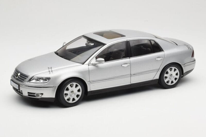 Volkswagen Phaeton D1 Silver Metallic AUTOart 1:18 79742 Metall