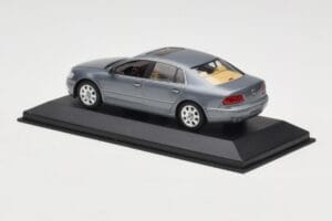 Volkswagen Phaeton Light Blue Metallic Minichamps 1:43 VW002 Metall — bild 3 av 4