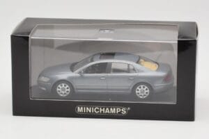 Volkswagen Phaeton Light Blue Metallic Minichamps 1:43 VW002 Metall — bild 4 av 4