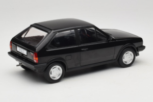 Volkswagen Polo II Coupe G40 Svart MCG 1:18 MCG18524 Metall — bild 2 av 6