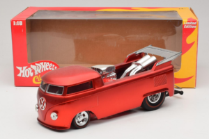 Volkswagen T1 Truck Röd Hot Wheels 1:18 J2895 Metall — bild 8 av 8