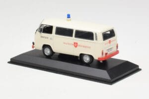 Volkswagen T2 Ambulance Malteser Hilfsdienst Minichamps 1:43 400053092 Metall — bild 3 av 4