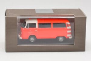 Volkswagen T2 Bus Brandkår Frankfurt Minichamps 1:43 400053091-R Metall — bild 4 av 4
