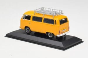 Volkswagen T2 Bus Gul Minichamps 1:43 400053002 Metall — bild 3 av 4