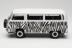 Volkswagen T2a Bus Safari Schuco 1:18 191 Metall — bild 4 av 8