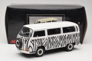 Volkswagen T2a Bus Safari Schuco 1:18 191 Metall — bild 8 av 8