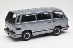 Volkswagen T3 Porsche B32 Minibus Blå KK-Scale 1:18 KKDC180221 Metall — bild 2 av 6