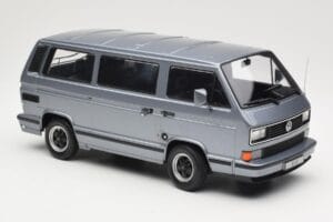 Volkswagen T3 Porsche B32 Minibus Blå KK-Scale 1:18 KKDC180221 Metall — bild 4 av 6