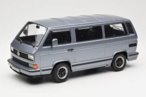 Volkswagen T3 Porsche B32 Minibus Blå KK-Scale 1:18 KKDC180221 Metall