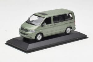 Volkswagen T5 Bus Fresco Green Minichamps 1:43 T5001-B Metall — bild 2 av 4