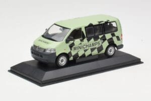 Volkswagen T5 Bus Grön Minichamps 1:43 T5002 Metall — bild 2 av 4