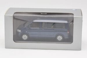 Volkswagen T5 Bus Shadow Blue Minichamps 1:43 842902102 Metall — bild 4 av 4