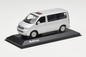 Volkswagen T5 Bus Silver Minichamps 1:43 T5003 Metall — bild 2 av 4