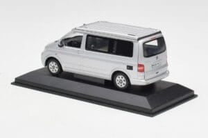 Volkswagen T5 California Silver Minichamps 1:43 7H8099300GPA7W Metall — bild 3 av 4