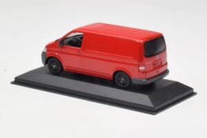 Volkswagen T5 Leveransbil Röd & Svarta Hjul Minichamps 1:43 400052260-B Metall — bild 3 av 4