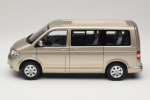 Volkswagen T5 Multivan Beige Metallic Norev 1:18 188602 Metall — bild 3 av 8