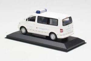 Volkswagen T5 Multivan Bundeswehr Akutläkare Prototyp Minichamps 1:43 400052291-P1 Metall — bild 3 av 4