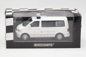Volkswagen T5 Multivan Bundeswehr Akutläkare Prototyp Minichamps 1:43 400052291-P1 Metall — bild 4 av 4