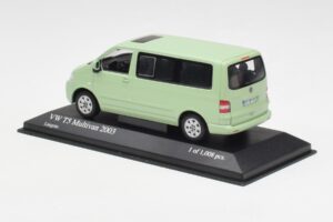 Volkswagen T5 Multivan California Limegrön Minichamps 1:43 400052201 Metall — bild 3 av 4