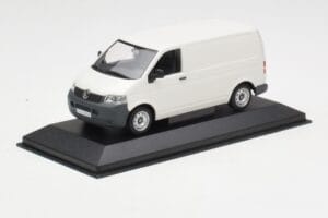 Volkswagen T5 Transporter Vit Minichamps 1:43 T5002-B Metall — bild 2 av 4