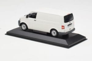 Volkswagen T5 Transporter Vit Minichamps 1:43 T5002-B Metall — bild 3 av 4