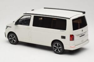 Volkswagen T6.1 California Ocean Candy White Otto 1:18 OT488 Resin — bild 5 av 6