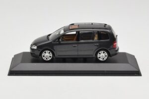 Volkswagen Touran 1T Mörkgrön Minichamps 1:43 400052101 Metall