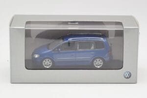 Volkswagen Touran Blå Minichamps 1:43 TOURAN002 Metall — bild 4 av 4