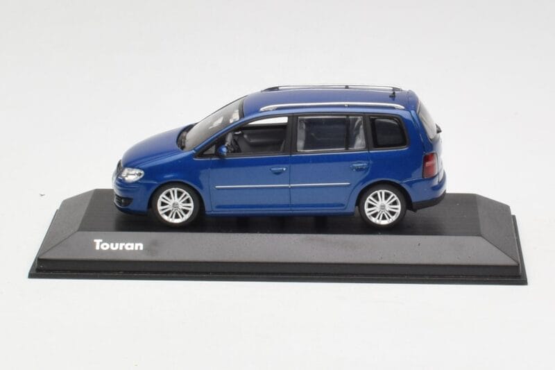Volkswagen Touran Blå Minichamps 1:43 TOURAN002 Metall