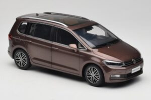 Volkswagen Touran 5T Brun Paudi Model 1:18 ZVE000003BRA Metall — bild 6 av 8