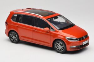 Volkswagen Touran 5T Orange Paudi Model 1:18 ZVE000003ORA Metall — bild 6 av 8