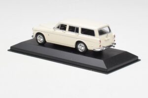 Volvo 121 Amazon Kombi Vit Minichamps 1:43 430171010 Metall — bild 3 av 4