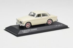 Volvo 121 Amazon Vit Minichamps 1:43 430171040 Metall — bild 2 av 4