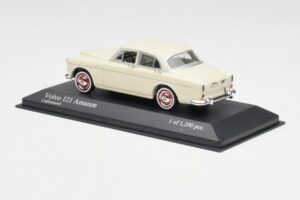 Volvo 121 Amazon Vit Minichamps 1:43 430171040 Metall — bild 3 av 4