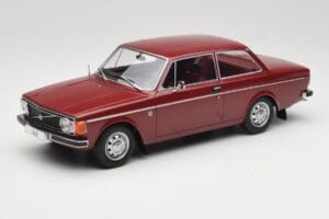 Volvo 142 Mörkröd MCG 1:18 MCG18443 Metall