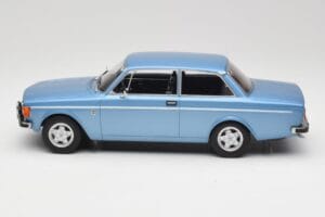 Volvo 142 Ljusblå MCG 1:18 MCG18444 Metall — bild 3 av 6