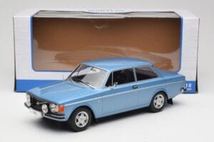 Volvo 142 Ljusblå MCG 1:18 MCG18444 Metall — bild 6 av 6