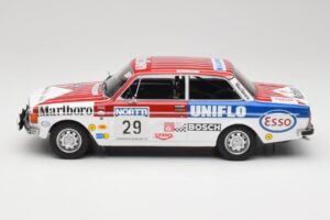 Volvo 142 #29 M. Alen / I. Kivimaki Rally 1000 Lakes 1973 MCG 1:18 MCG18528R Metall — bild 3 av 6