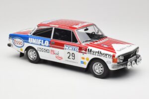 Volvo 142 #29 M. Alen / I. Kivimaki Rally 1000 Lakes 1973 MCG 1:18 MCG18528R Metall — bild 4 av 6