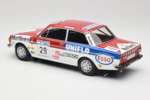 Volvo 142 #29 M. Alen / I. Kivimaki Rally 1000 Lakes 1973 MCG 1:18 MCG18528R Metall — bild 5 av 6