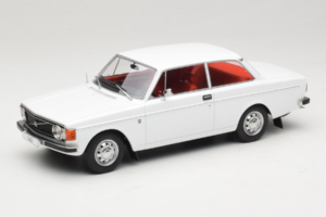 Volvo 142 Vit MCG 1:18 MCG18445 Metall