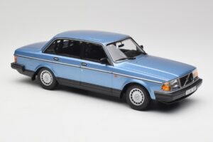 Volvo 240 GL Blå Metallic Minichamps 1:18 155171404 Metall — bild 4 av 6